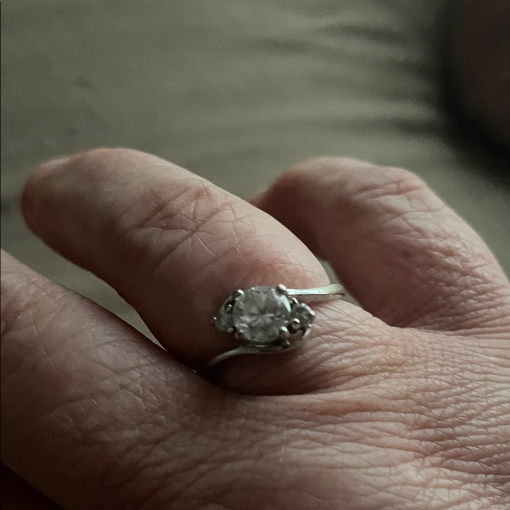 Elegant Silver Ring with Clear Stone